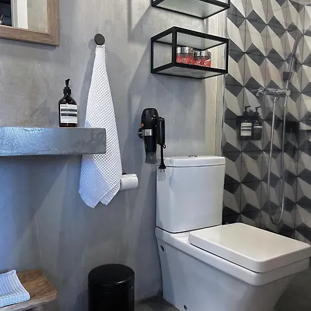 The L Lodge, Ocean View Garden *