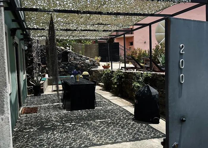 别墅 The L Lodge, Ocean View Private Garden 里贝拉布拉瓦